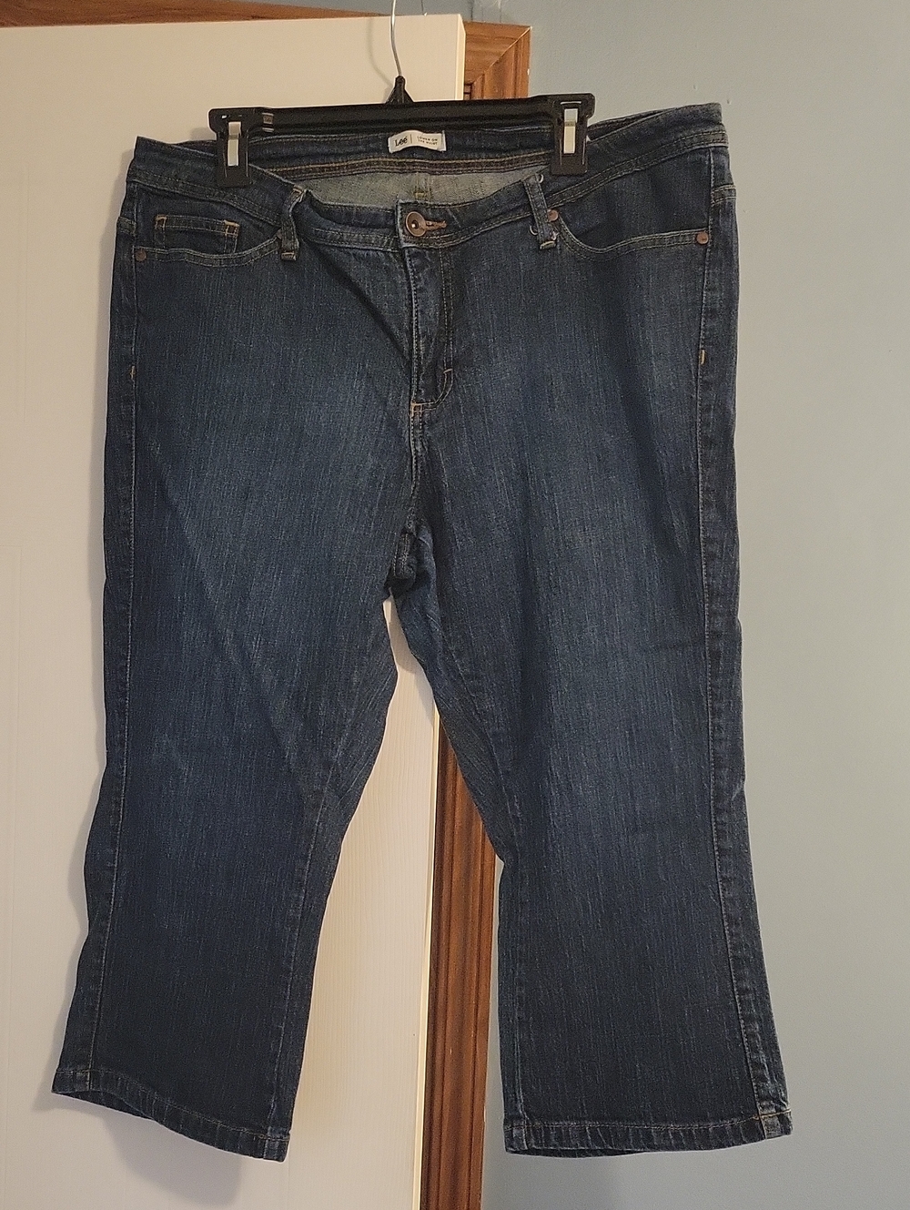 Lee Dark Blue Women's Straight-Leg Lower on the waist capri Jeans Size 18